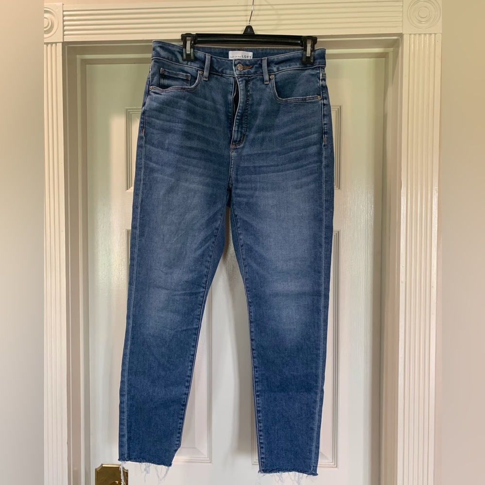 Loft curvy skinny raw hem jeans size 8/29